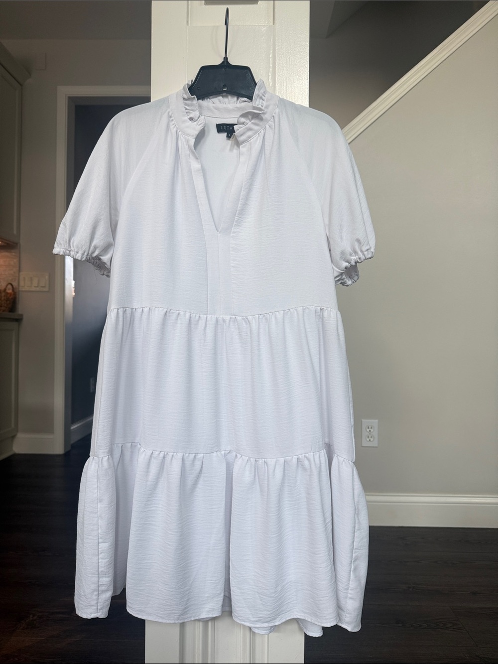 1. State Bright White V Neck Puff-Sleeve Tiered Dress Small - Picture 2 of 7